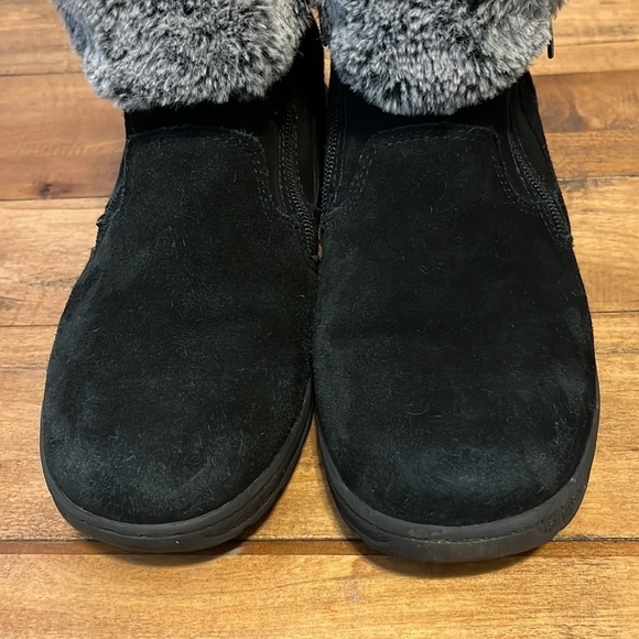 khombu black suede snow boots with faux fur trim, size 9, good condition - Picture 6 of 8